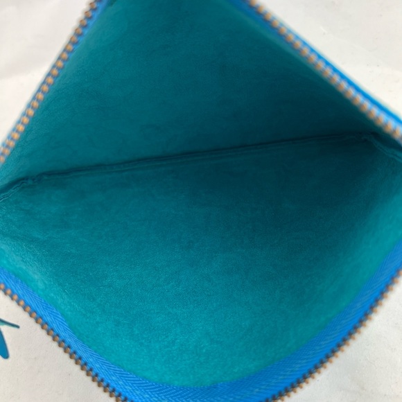Commes Des Garçons Blue Embossed Clutch - Picture 3 of 4